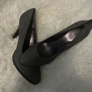 Nine West Gray and Black Heels w/small platform